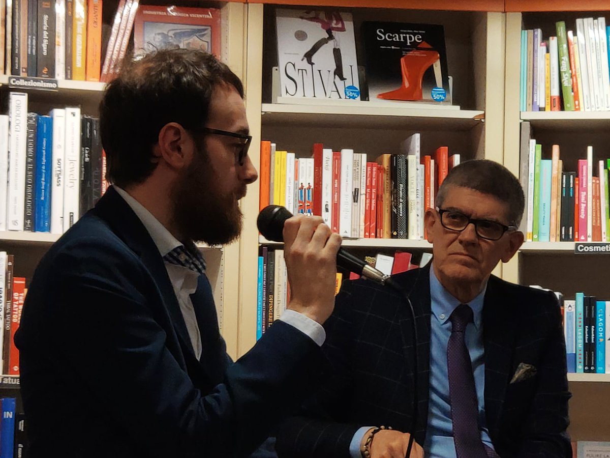 .<a href="/giodiamanti/">Giovanni Diamanti</a>: "La Meloni dice praticamente le stesse cose di Salvini, ma Salvini sfonda nel centrodestra perché si rifà al buon senso, mentre la Meloni si rifà all'ideologia"
#FenomenoSalvini