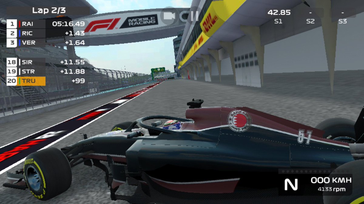 Thoma57ruche's tweet photo. 上海のピットレーン入れた！

 #F1MobileRacing #CompeteCustomiseDominate https://t.co/wxZZoG1KiJ