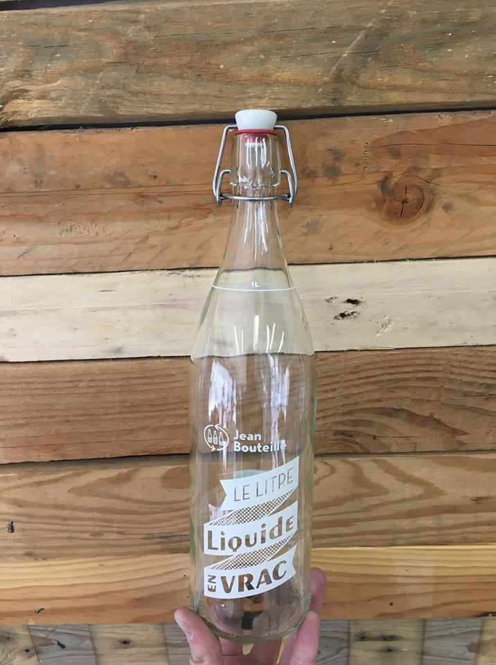 Le VRAC liquide arrive avec <a href="/jeanbouteille/">Jean Bouteille</a> ! 🎉🎉 ... Retrouvez dès à présent : L'huile d'olive,  l'huile de colza,  le vinaigre balsamique et  le shampoing douche ... Et  très prochainement : la lessive liquide,  le liquide vaisselle et  le savon noir !