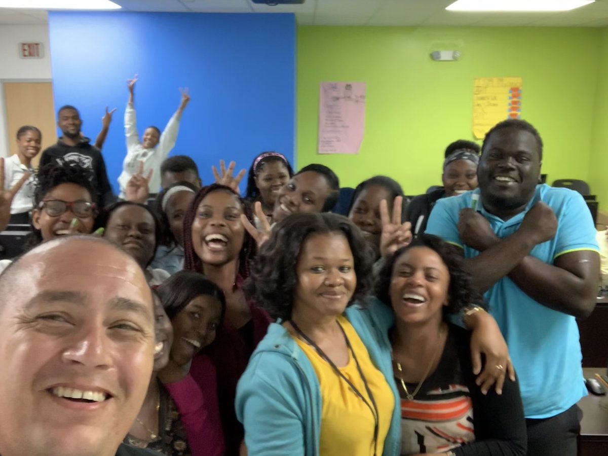 mr_echavez555's tweet photo. We had a great start here #mobay #ISMCLG #ACT #ATT - I went over Video, HSIA, Wireless with Team Ikaela. https://t.co/Auio2nZ592