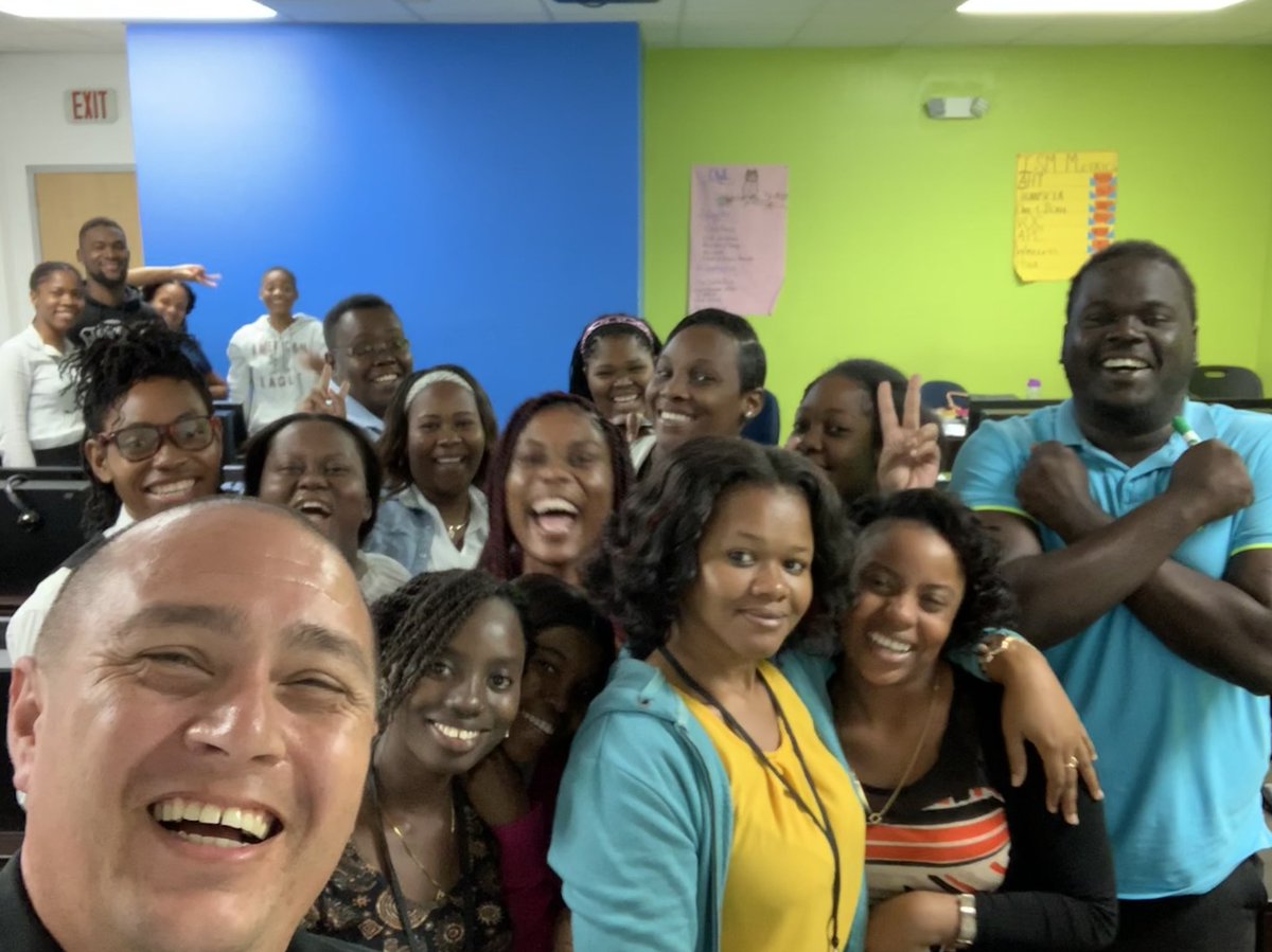 mr_echavez555's tweet photo. We had a great start here #mobay #ISMCLG #ACT #ATT - I went over Video, HSIA, Wireless with Team Ikaela. https://t.co/Auio2nZ592