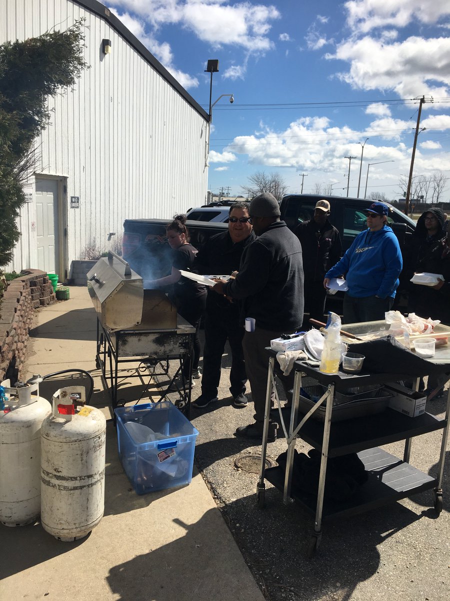 ArrowTransGroup's tweet image. Winner, winner, steak dinner! This Saturday we had our quarterly safety meeting. Our two winners for our safety contest were Darrell and Jeff, both with a 100% score! Our top 50% of drivers dined on delicious steak cooked by Chef David.