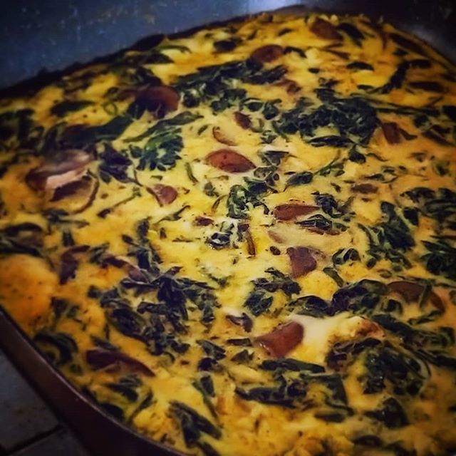 thurgood's tweet photo. No crust #quiche.... In an #electricskillet #wtf #dayumn https://t.co/MdLfHBnScw https://t.co/yedTk8AXun