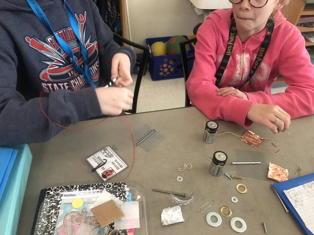 CateMarks's tweet photo. Help a pirate get his treasure and escape by creating an electromagnet?! Yes please! #science #wrodell35  #4thgrade https://t.co/THvGyDsE9G
