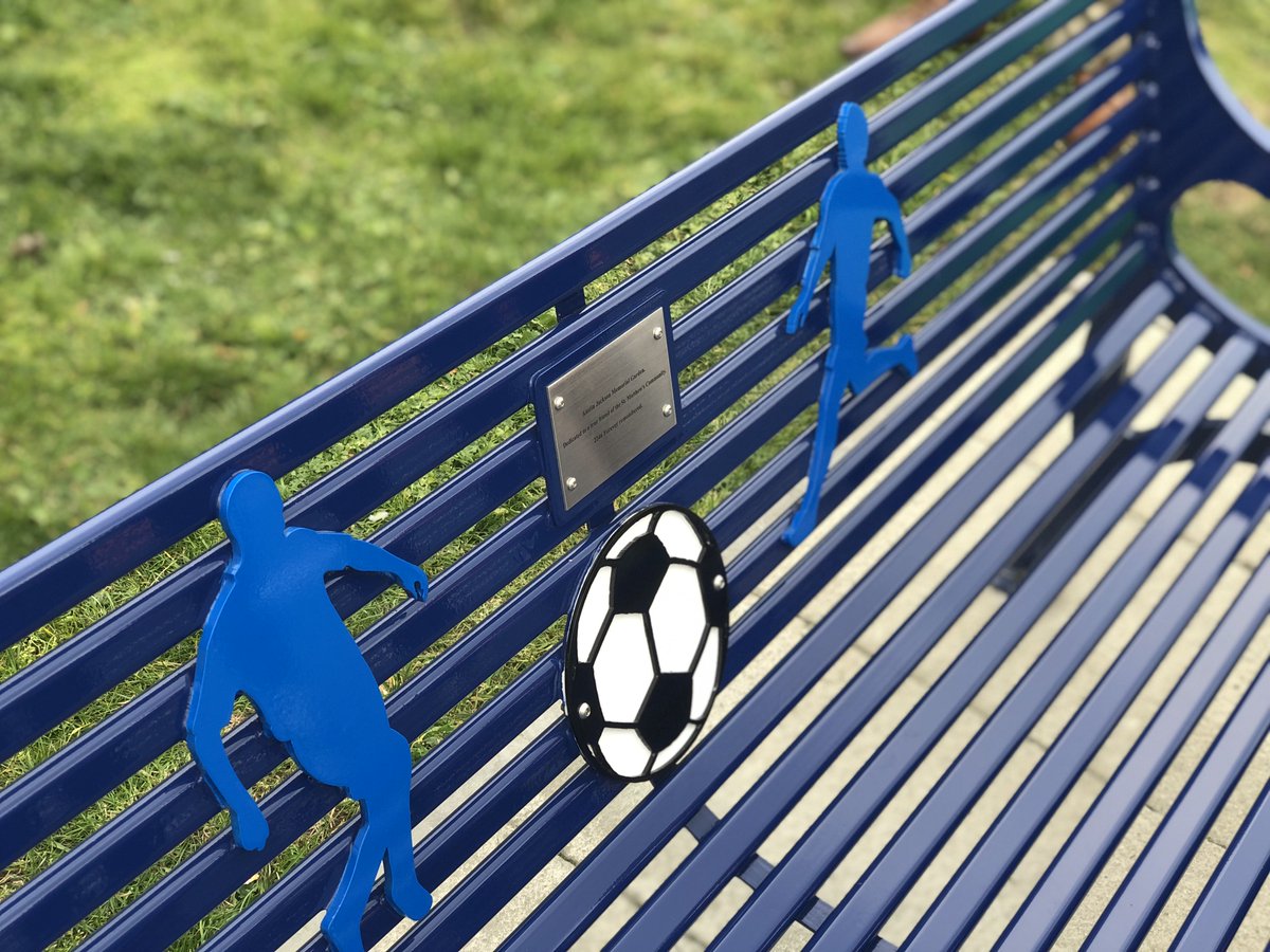 StMatthewsBL's tweet photo. Today we remembered PC Austin Jackson and dedicated our community garden and this bench in his name. Gone but never forgotten. Thanks to all who came and remember Austin with us. @CCLeicsPolice @LPSpinneyWard @LCFC_Community @LeicsPCC @EastLeicsNPA https://t.co/XUX6mKXwtI