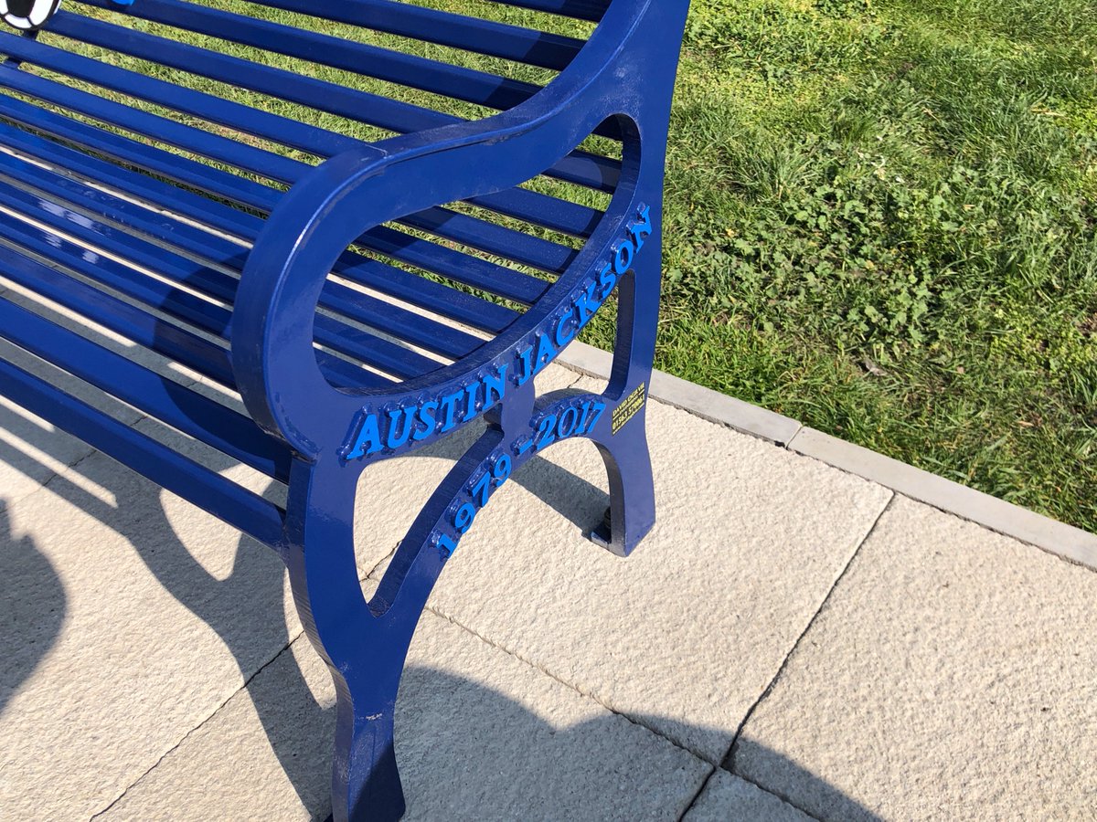 Today we remembered PC Austin Jackson and dedicated our community garden and this bench in his name. Gone but never forgotten. Thanks to all who came and remember Austin with us. <a href="/CCLeicsPolice/">Simon Cole</a> @LPSpinneyWard <a href="/LCFC_Community/">Leicester City in the Community</a> <a href="/LeicsPCC/">Leicestershire OPCC</a> @EastLeicsNPA