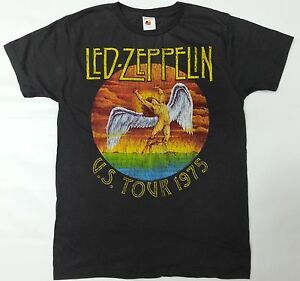 LemonDropIcing's tweet image. All the times I had to a chance to purchase original t-shirts...I'd be a millionaire now if I would've saved them instead of giving away... #ConcertFail