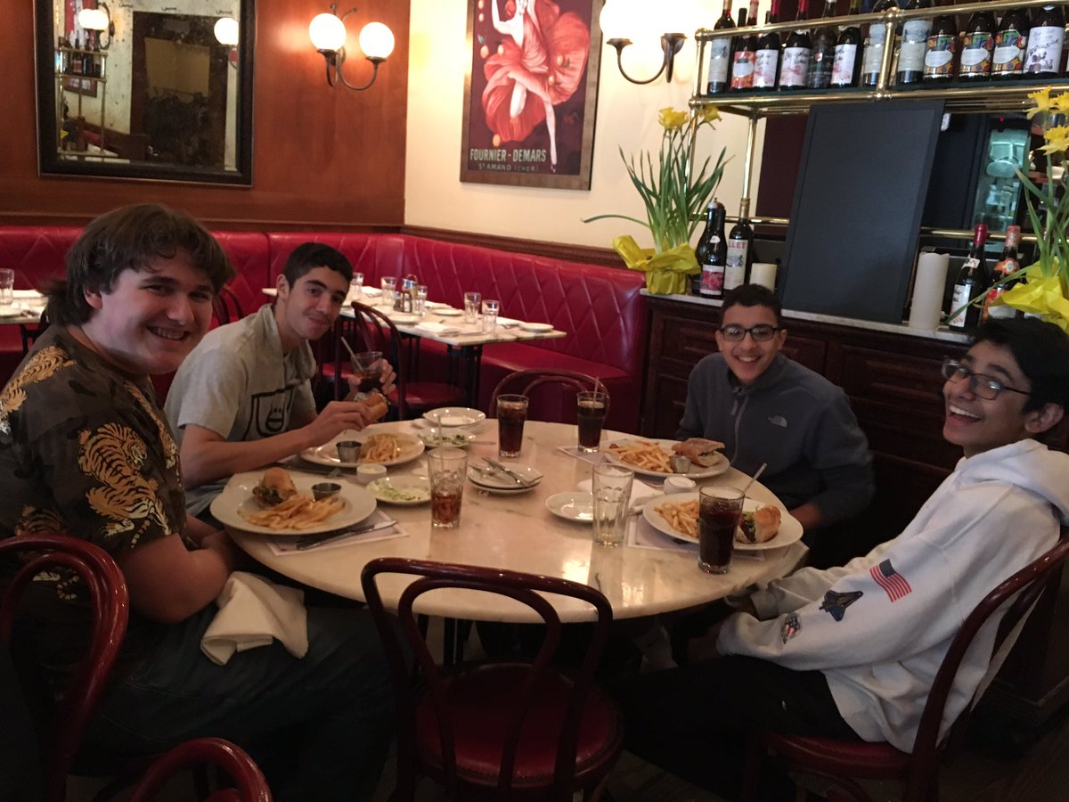 maestrofpm's tweet photo. Le Papillon at #cinemaartscenter and dejeuner at #brasseriecassis with Madame Ben-Moussa’s French students https://t.co/YKL6gxHJ7a