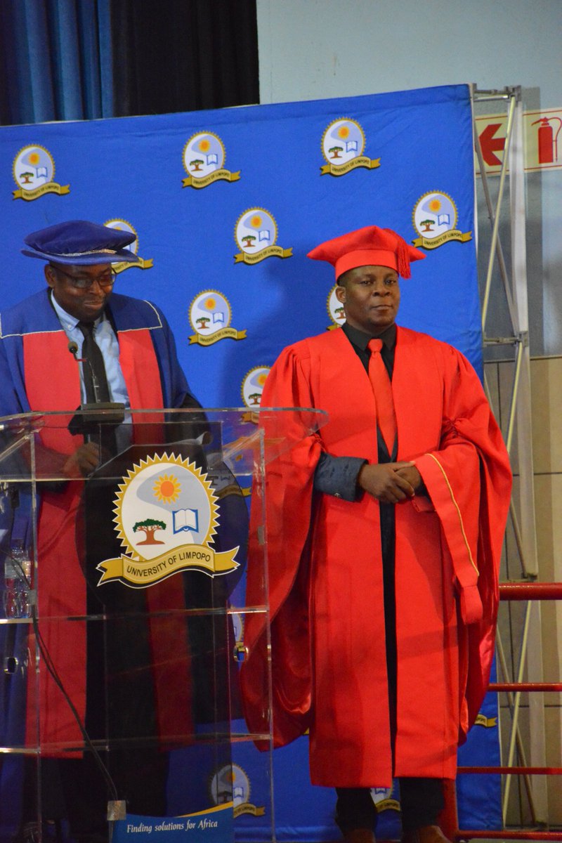 ULvarsity's tweet photo. Masocha Reginald graduate Doctor of Commerce
Discipline: Business Management
Thesis: "Isomorphism and sustainable development practices of small businesses in Limpopo Province, South Africa."
Supervisor: Prof O Fatoki #UlAutumnGrad2019 https://t.co/hJ4Cnh68UL