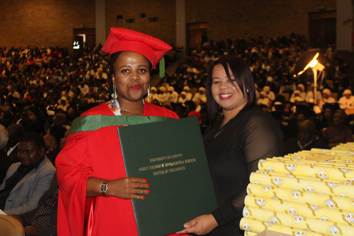 ULvarsity's tweet photo. Komape Nancy Patience Motlalepula graduate Doctor of Philosophy. Discipline: Microbiology
Thesis: "Microbiological and biochemical studies of traditional medicinal plants used in Limpopo for
anti-Mycobacterium tuberculosis activity."
#UlAutumnGrad2019 https://t.co/KYnFtQWrAp