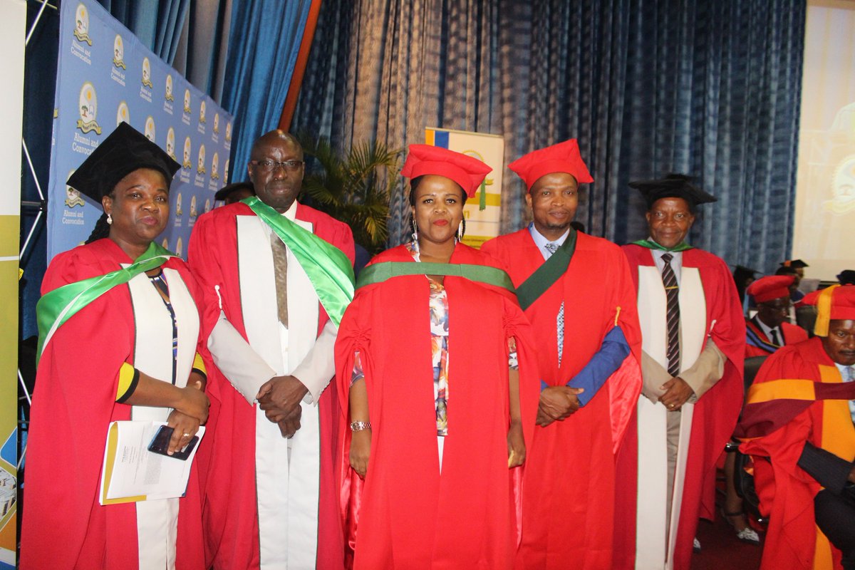 ULvarsity's tweet photo. Komape Nancy Patience Motlalepula graduate Doctor of Philosophy. Discipline: Microbiology
Thesis: "Microbiological and biochemical studies of traditional medicinal plants used in Limpopo for
anti-Mycobacterium tuberculosis activity."
#UlAutumnGrad2019 https://t.co/KYnFtQWrAp