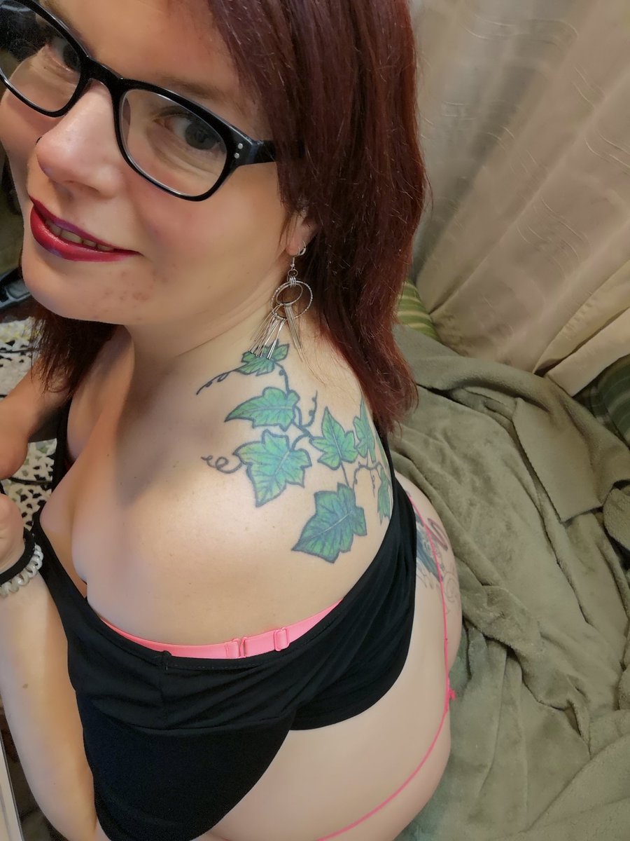 Rosie_n_Ruckus’s pics and videos