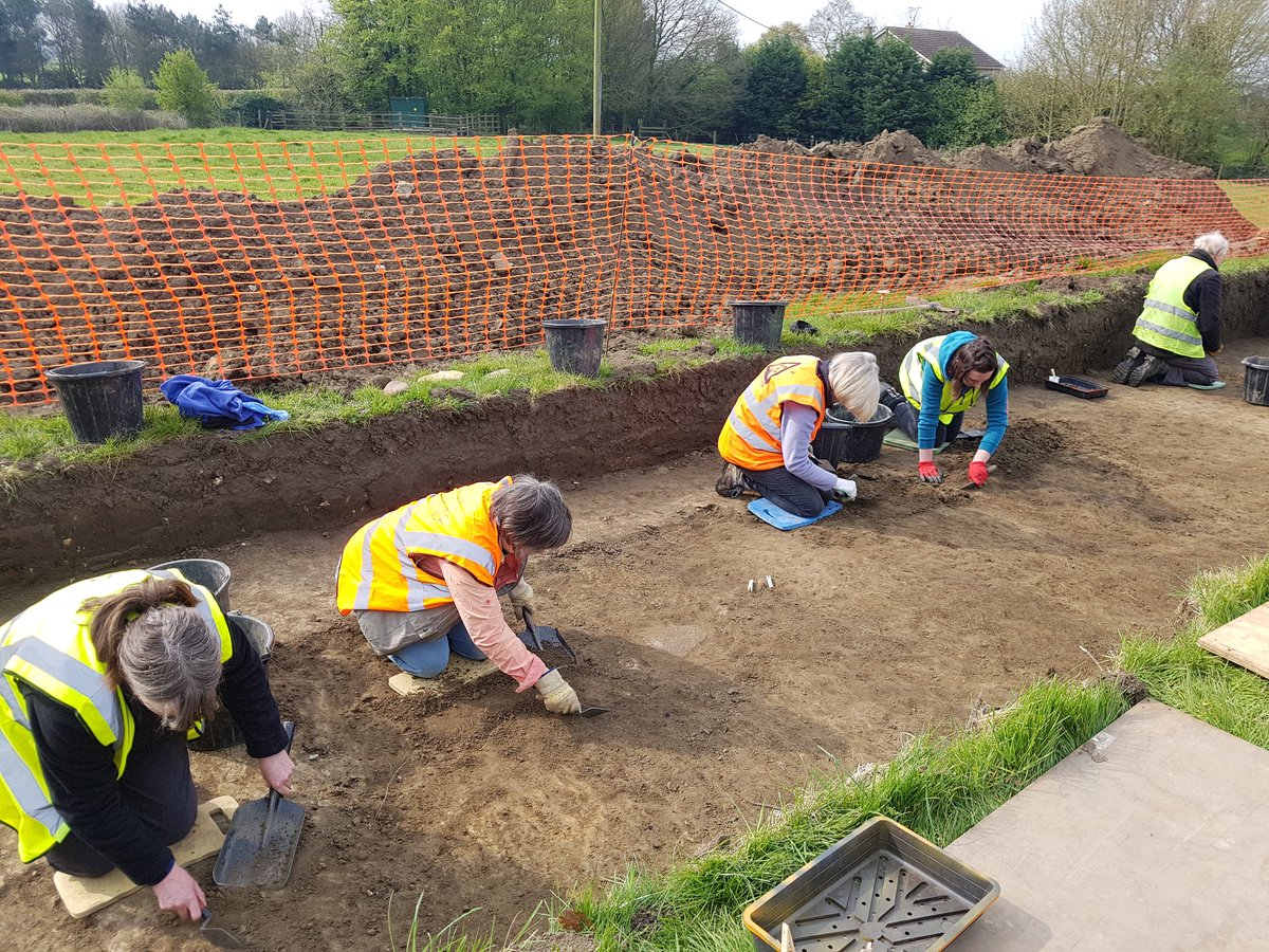 ZoeTomlinson2's tweet photo. More digging fun today. #har19 #community #archaeology https://t.co/SozomDu0Sl