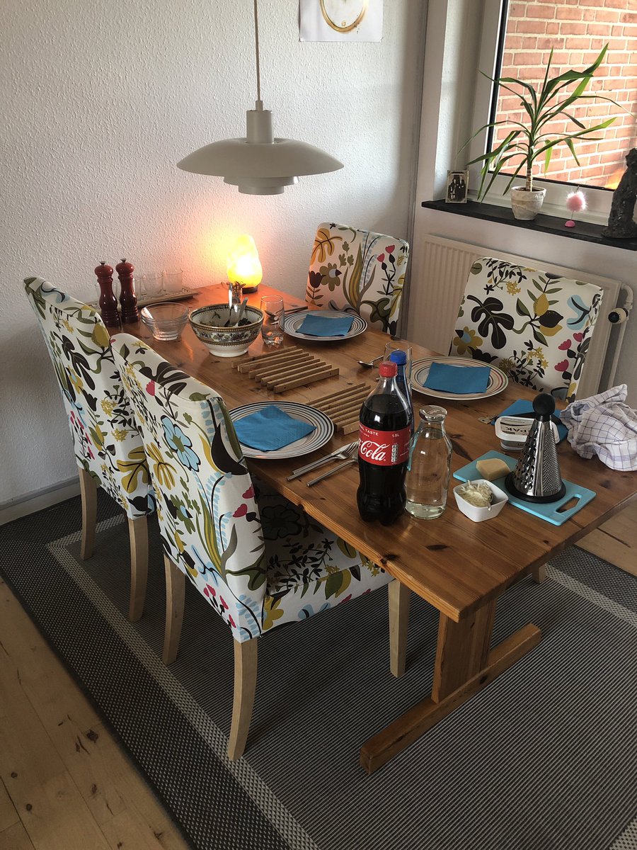 I am very glad to meet such a person as @JuliebabzCS Today was a great dinner with her family, her mother is a great person. Waiting for my teammates <a href="/smvci_/">smuci</a>  @FluturaCSGO @nyloncsgo tomorrow, to spend the best time of all that was before. lets go <a href="/ACES_Esport/">ACES Esport & Entertainment</a>