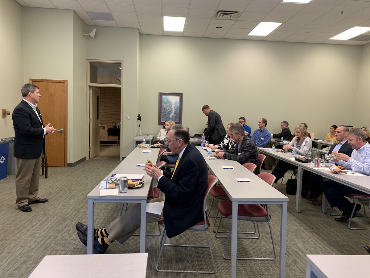 KimmerGHansen's tweet photo. @NWHealthU presenting their #WorkSiteRite program in partnership with the @bloommnchamber - giving employers the chance to control healthcare costs, attract top talent, improving productivity, and driving employee engagement. https://t.co/nWBOeml4we