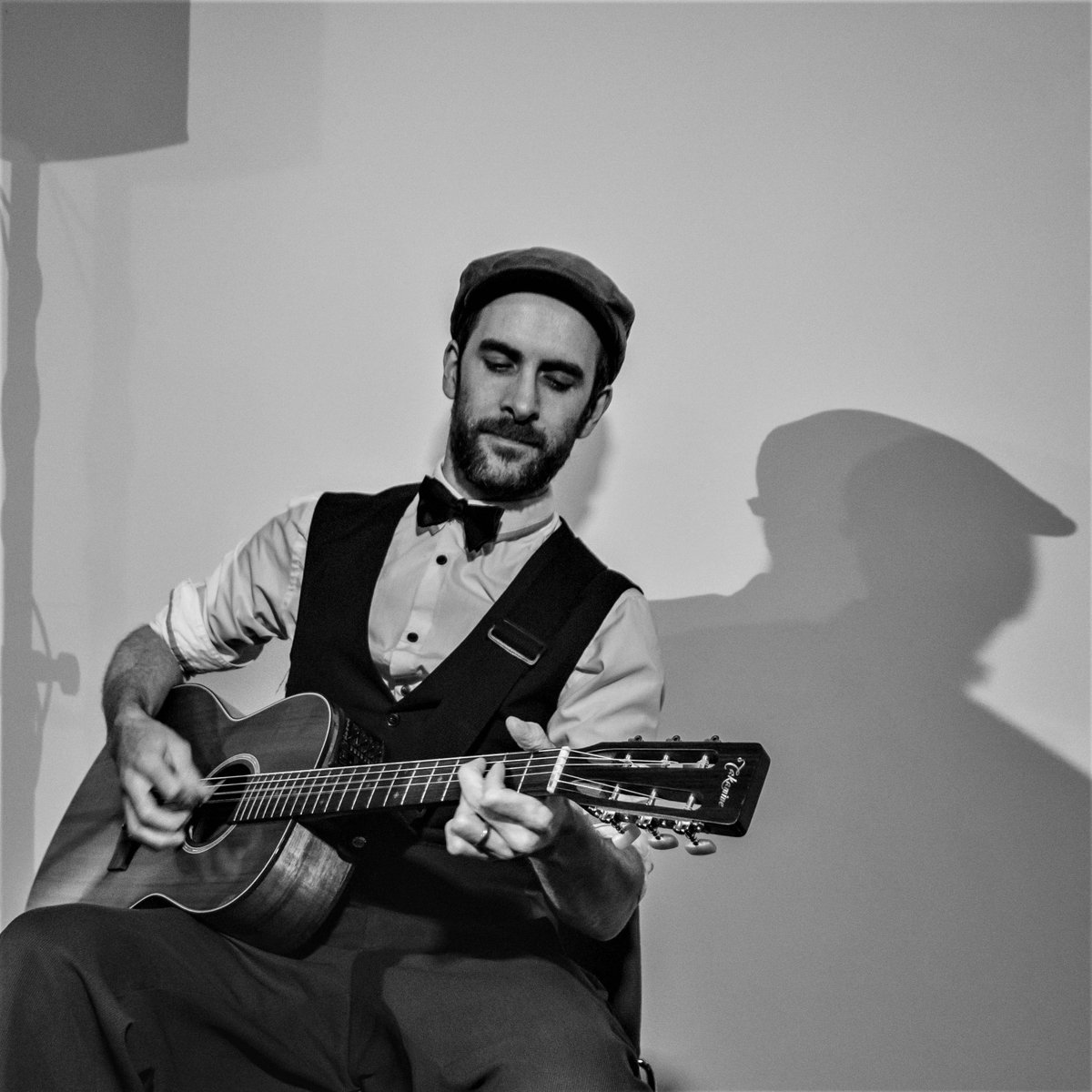 NightandDayColl's tweet photo. Been busy bees working on a live album full of our favourite jazzy tunes <3 watch this space! #jazzband #londonmusic #london #jazzhireuk #musicians #guitarist https://t.co/SrZzi65jzL