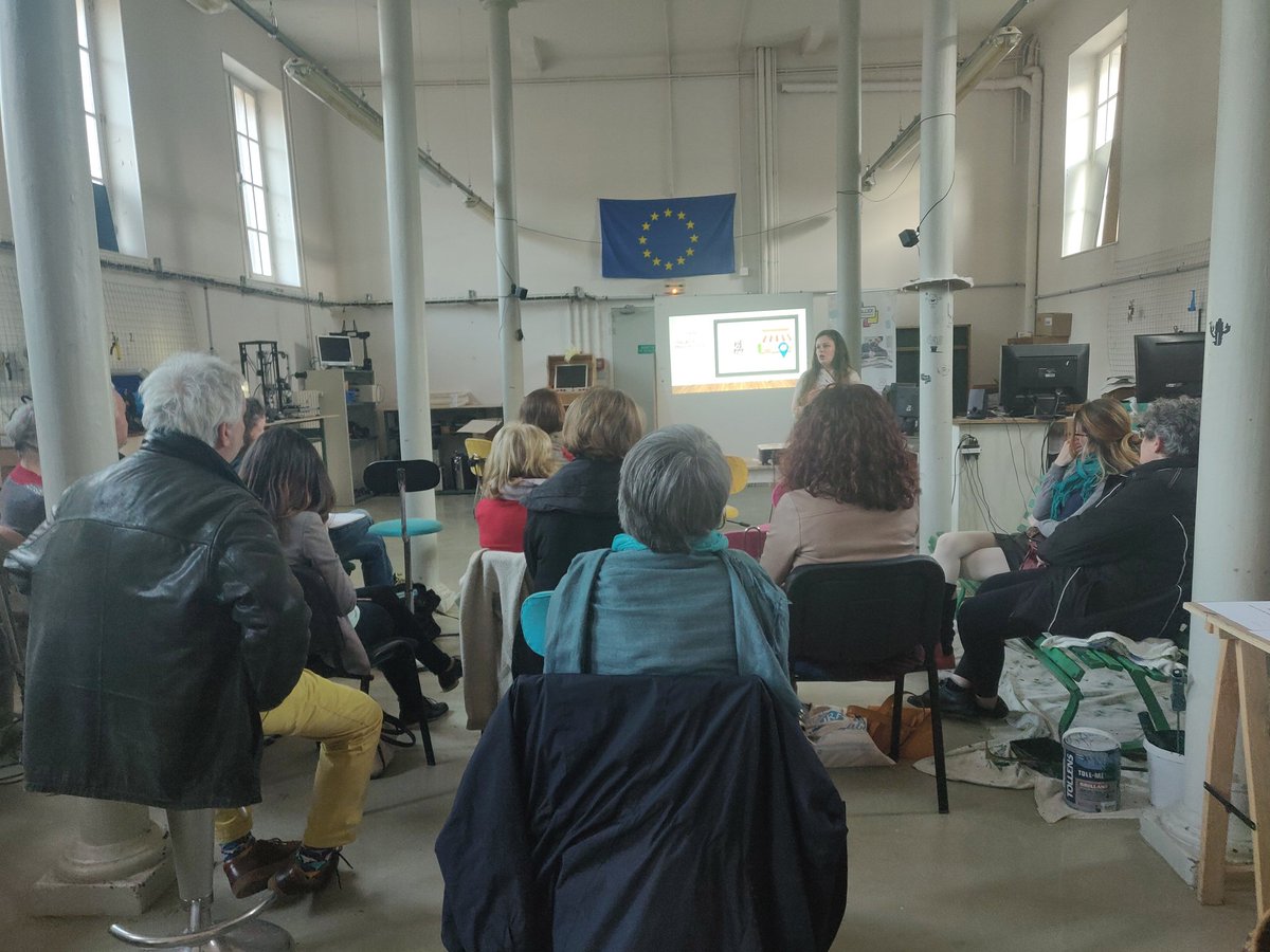 BougeToiMoulins's tweet photo. Présentation du projet d'un de nos jeunes sur la création d'une épicerie vrac et locavore #ZéroDéchet 

Pour plus d'information : ConsoTopia 😀😀 https://t.co/VdaBx12OKS