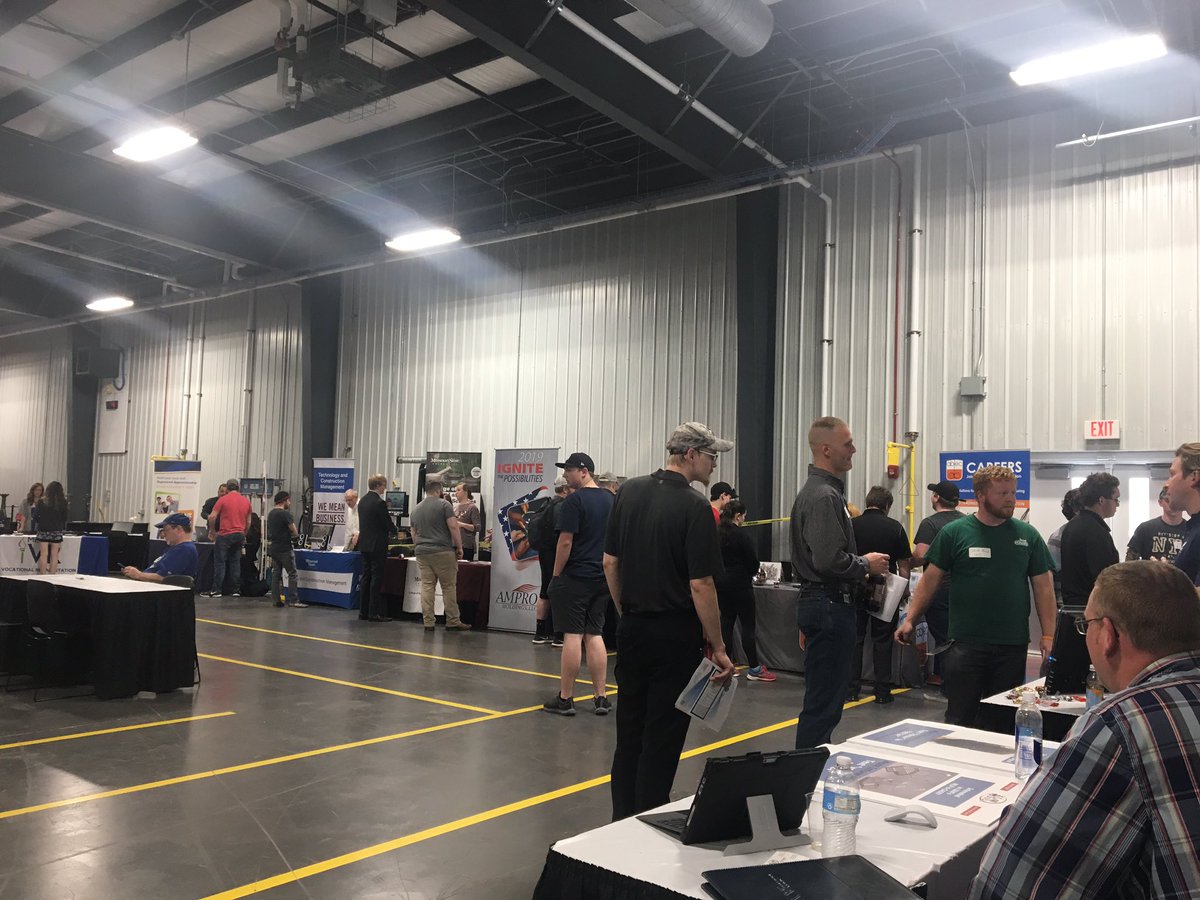 AllyssaMM's tweet photo. There is a great interest in Advanced Manufacturing. John Deere, SRC and CNH Reman are looking for qualified interested applicants. #AMFJ #MissouriForward #moleg #moapprentices https://t.co/hkeFdfcNyH