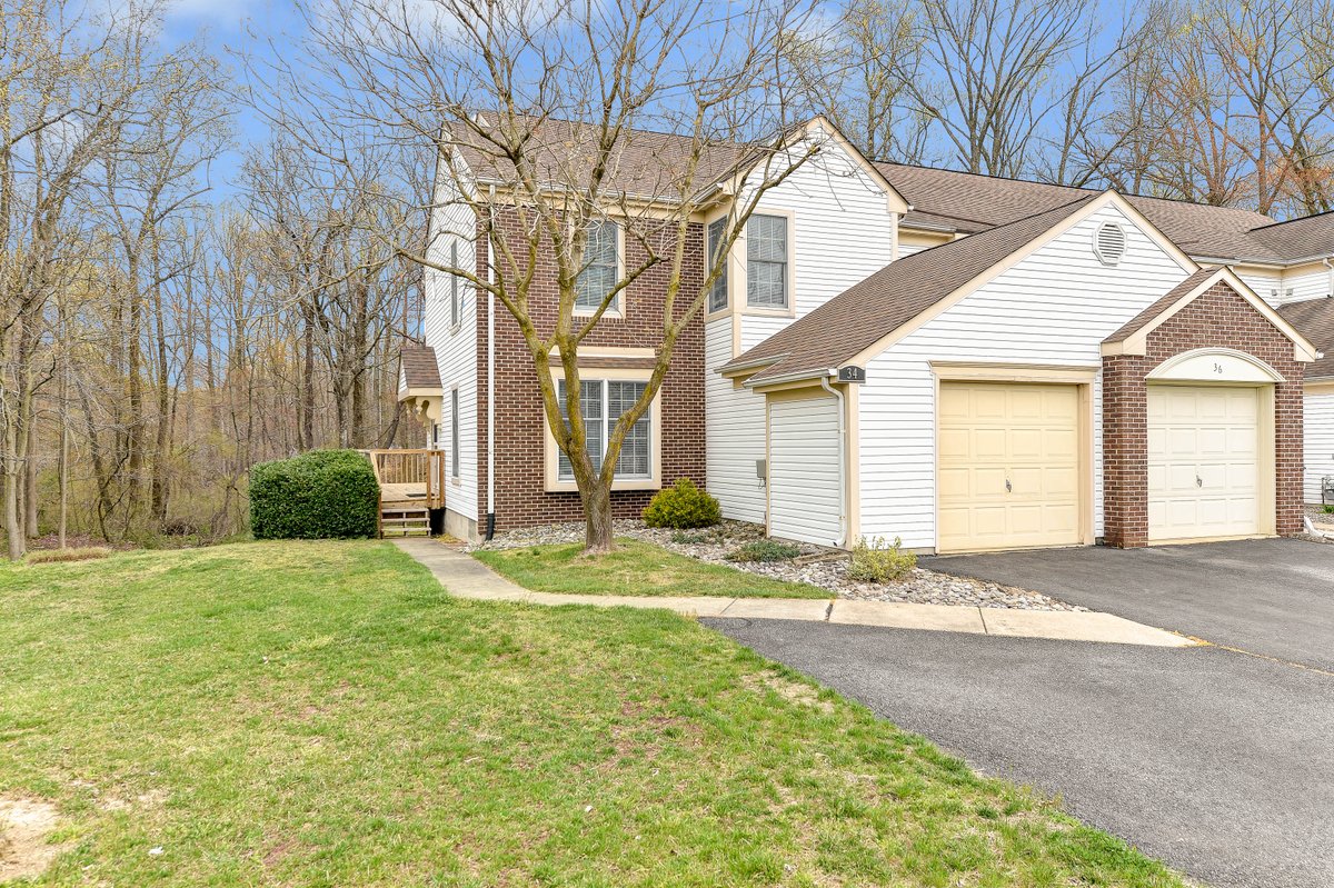 AndreasDEHomes's tweet photo. #newlisting #openhouse
34 Lake Tahoe Circle, Bear, DE 19701
Open house Saturday April 20th 11am-1pm
3 bedroom / 2.5 bathroom end unit townhome
$219,900
#andreasdelawarehomes #remaxpremierproperties #delawarerealestate  #beardelaware #calltoday 302-383-7575 https://t.co/PBI2Jlpw4T