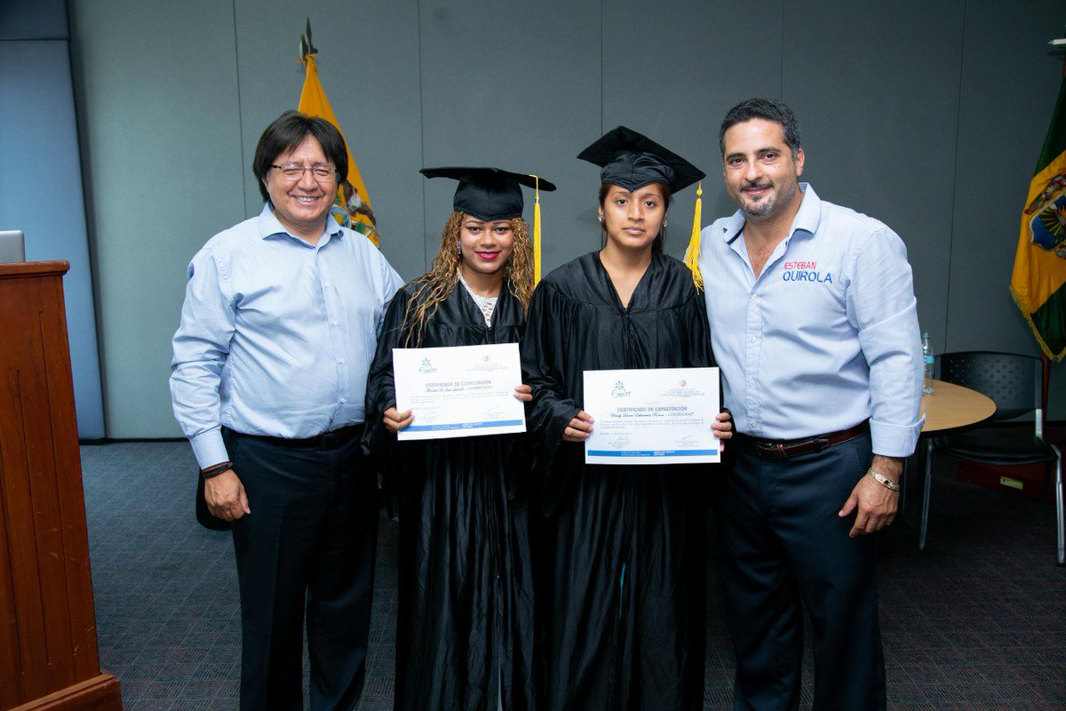 Gracias al Convenio Interistitucional (Fundación Cándido Rada-Funder y Prefectura de El Oro) realizamos ña graduación de 40 mujeres en situación de vulnerabilidad donde  adquirir conocimientos técnicos, humanos y administrativos para crear nuevas fuentes de empleo.