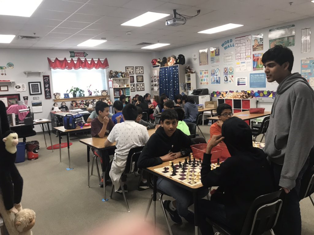 RiceEnglish7's tweet photo. So much Block Lunch fun!! https://t.co/gkLVhEvqcp