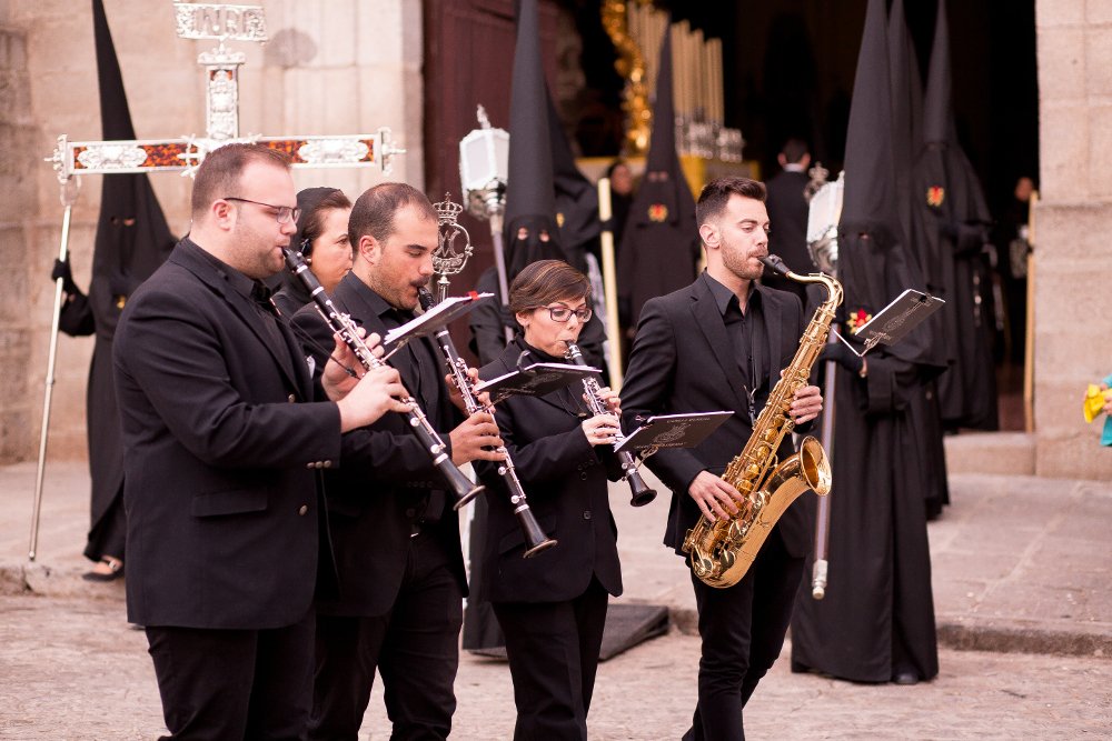 Recordamos que nos acompañará en Cruz de Guía la capilla musical <a href="/MaterDolorosa_/">Capilla Musical MD</a> de #Pozoblanco. Una formación vinculada a nuestra Hermandad y que hoy recupera una de sus músicos. <a href="/ccyhhpozoblanco/">CCyHH de Pozoblanco</a> <a href="/ElQuincenal/">El Quincenal de Los Pedroches</a> <a href="/turismopozoblan/">Turismo Pozoblanco</a> <a href="/CruzDeGuiaPozo/">Cruz de Guía</a> <a href="/PozoblancoTV/">Canal 54 Pozoblanco</a> @PRPozoblanco