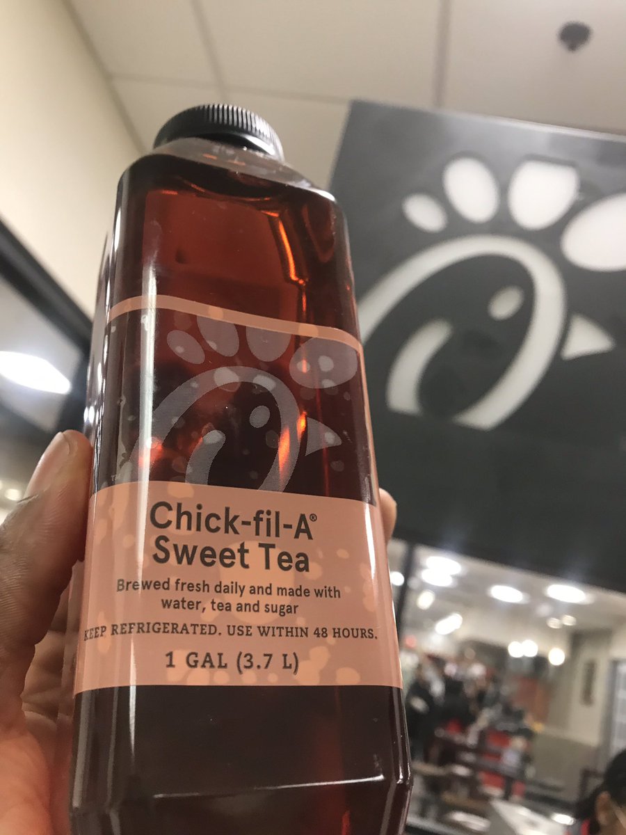 CAU_Dining's tweet photo. Have you grabbed your bottle of Chick-Fil-A sweet tea or lemonade? It’s made fresh daily by someone’s auntie. 😁 Not really.  It’s still brewed fresh daily though. 

Henderson Student Cyrus. Bottom level. 
Mon-Fri
11am-2pm
.
.
.
.
#cau #cau19 #cau20 #cau21 #cau22 #auc #chickfila https://t.co/OBGpzH9gZE