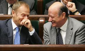 jan_czapski's tweet photo. #OFE - najdroższa "reforma" w historii #IIPRL. Około 30 MLD ZŁ wypłynęło z Polski. Poza tym #Bronek podpisał dla #Tusk ustawę przewidującą przekazanie w dniu 3.02.2014 do ZUS skarbowych papierów wartościowych o wartości >150 MLD ZŁ z OFE, a następnie ich UMORZENIE. #piniendzynima https://t.co/X2O2Ec4WLT