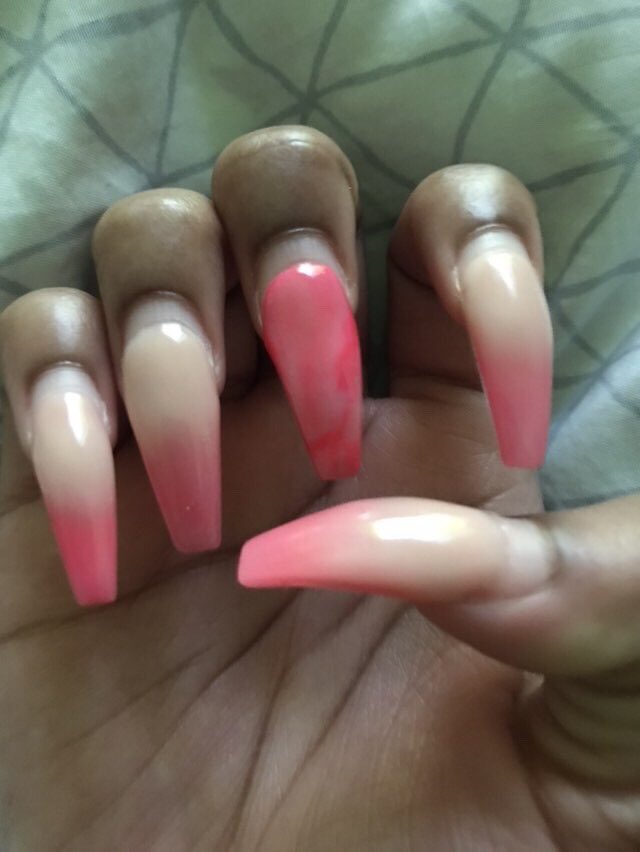outtheboxnails's tweet photo. NO LIFTING, NO BROKEN Nails.. WHY haven’t you booked with me ?? #toledonails #bowlinggreennails https://t.co/D7OadSlESa