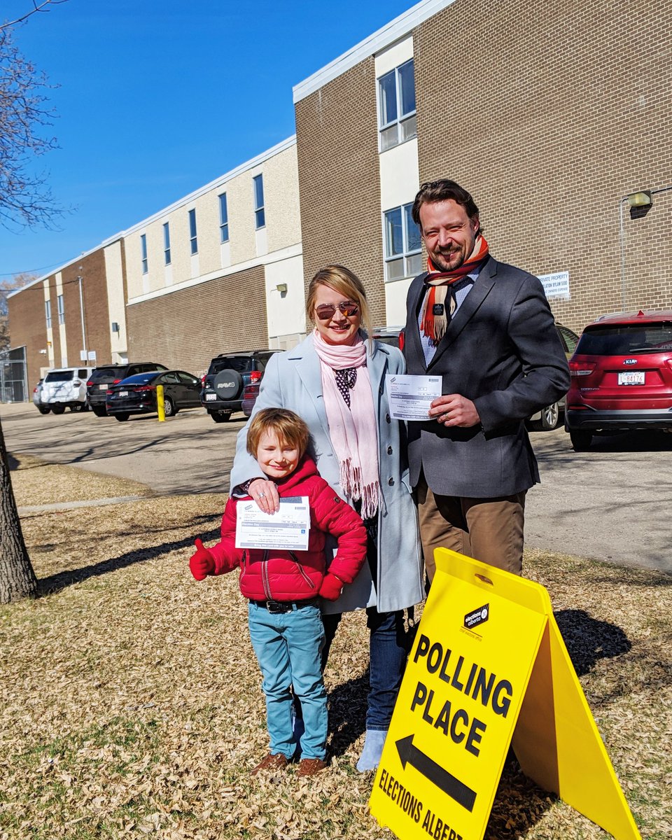 Voting in our household is a family affair! Did you vote? We did!
Vote @alberta_party
#abvote #ableg #abparty #abpoli #yeg