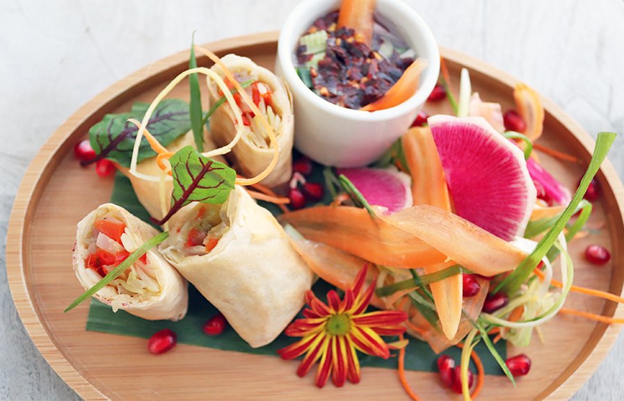 CircHotel's tweet photo. Picture perfect 📸 Try our new spring rolls while sipping on some delicious cocktails at The Muse 🍸 #CIRCHotel https://t.co/I2gSpH2wn3