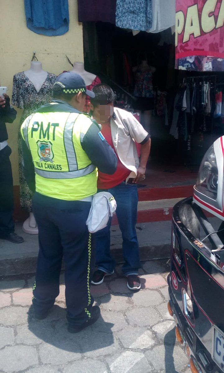PMTVILLACANALES's tweet photo. #TráficoVc

#PmtVc se encuentra realizando pruebas de #Alcoholemia a los transportistas con la finalidad de prevenir hechos lamentables de tránsito asi mismo se verifican documentos y equipamiento básico.

Por el respeto a tu vida y a la de los demás #PmtVc. https://t.co/YaddFlyV79