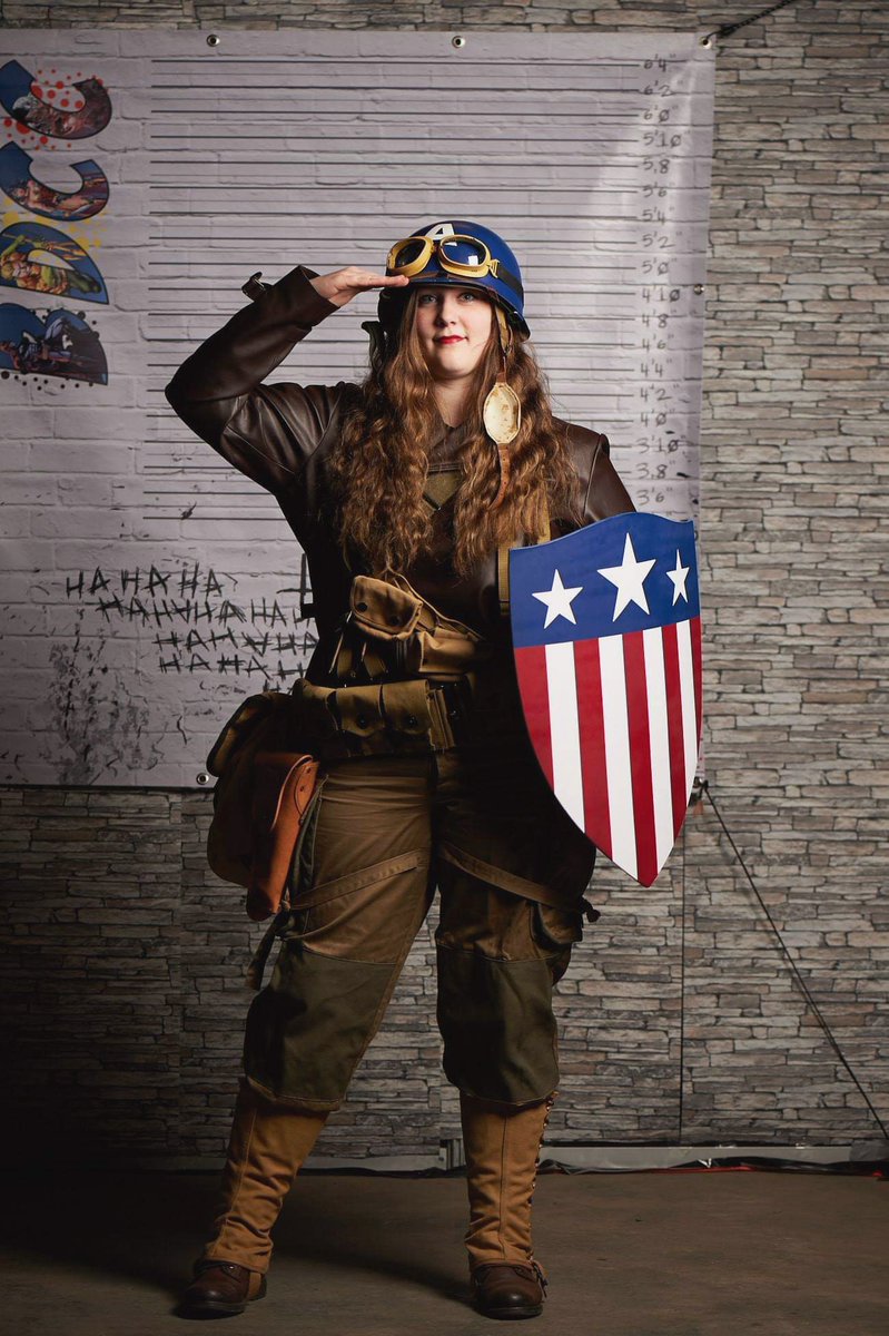 MartensImke's tweet photo. My favorite pictures of my #CaptainAmerica cosplay at last edition of @FACTSConvention! Love them 💙 https://t.co/QweVy0Q0tr