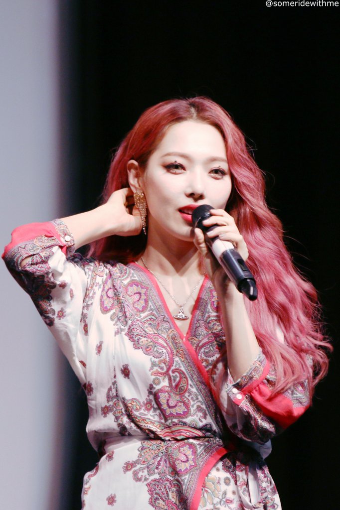 someridewithme's tweet image. 190414 KARD 팬싸
#KARD #카드 #BombBomb #밤밤
#전소민 #SOMIN