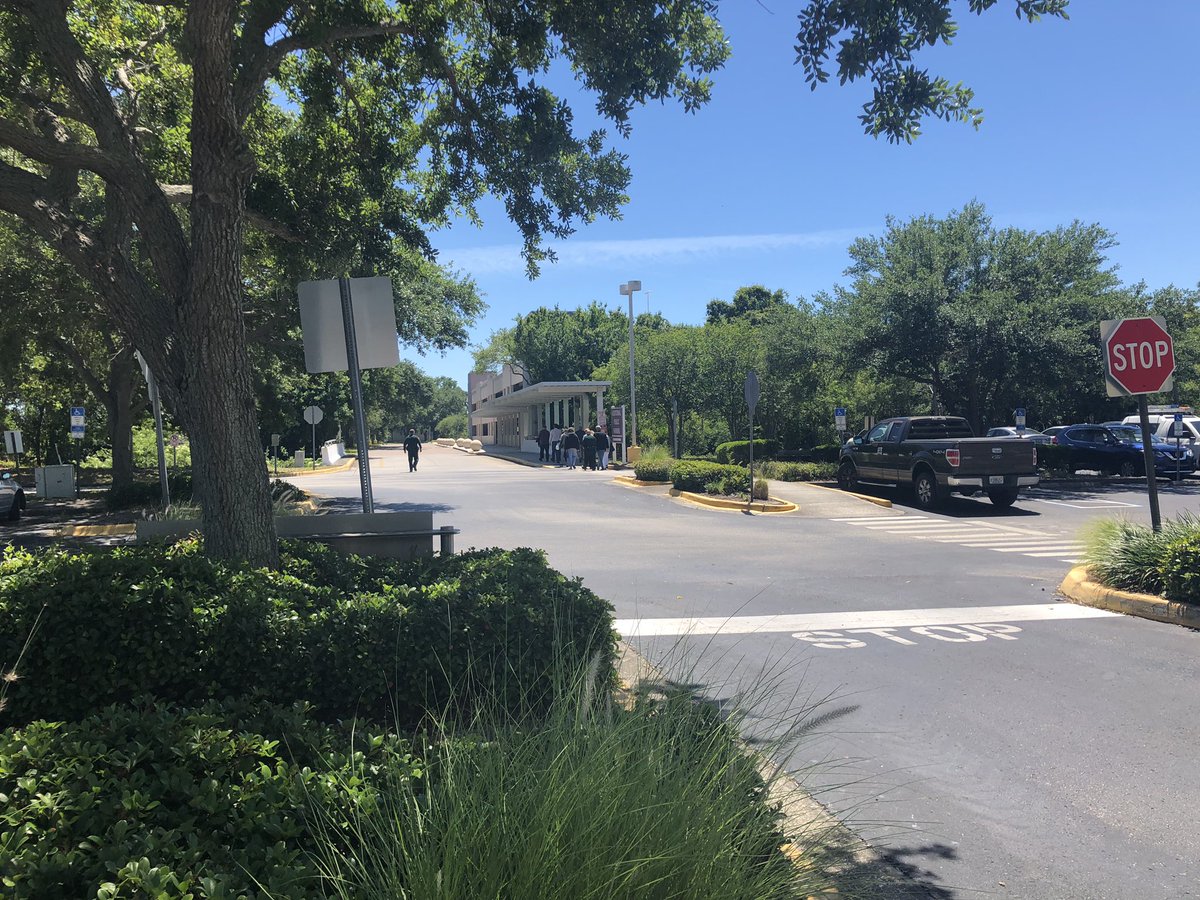 LizCrawfordNews's tweet photo. Jury escorted by a deputy to their cars without saying a word to reporters. #JonchuckTrial https://t.co/p6IXLxm4lR