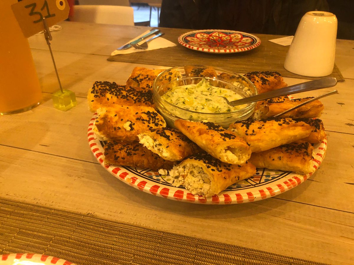opinnoitaly's tweet photo. Grazie ad Hamed per averci ospitati e per aver raccontato la storia del suo #ristorante, in cui il cibo, attraverso i sapori, veicola storie di uomini, popoli e di #imprenditorialità! #OrientExperience #Startup
#Upshift #Catania @jaItalia @UNICEF_Italia @UNICEF @my_grants https://t.co/LXkwvNo4ik