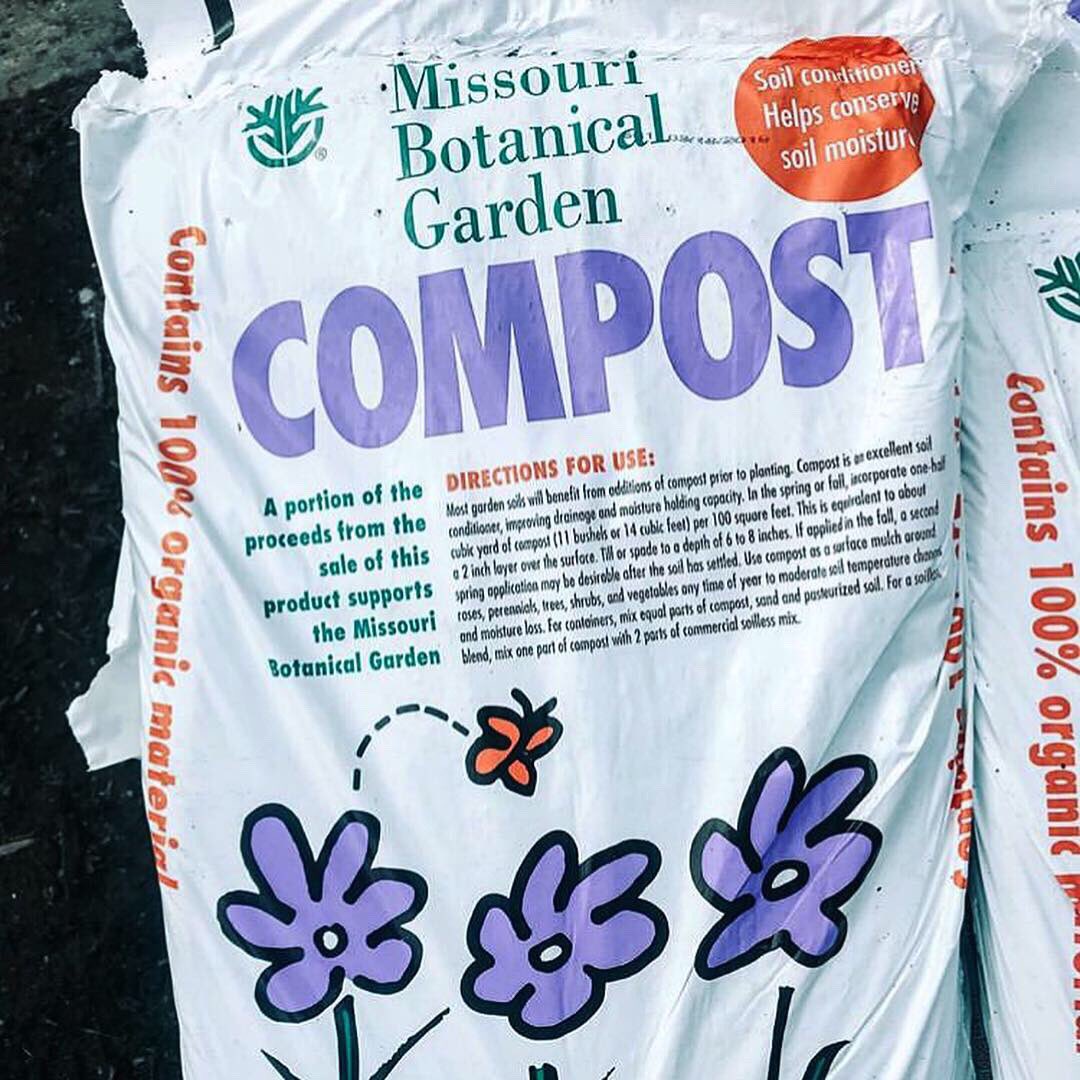 straubsmarkets's tweet photo. Thanks @STLComposting for sharing! 
#Straubs making a trip to pick up 8 pallets of our amazing compost! Did you know a portion of the proceeds supports @mobotgarden? The Black Gold Compost contains 100% organic material.
#mobotgarden #stlcomposting #composting #stlouis https://t.co/X6kPfcTuhs