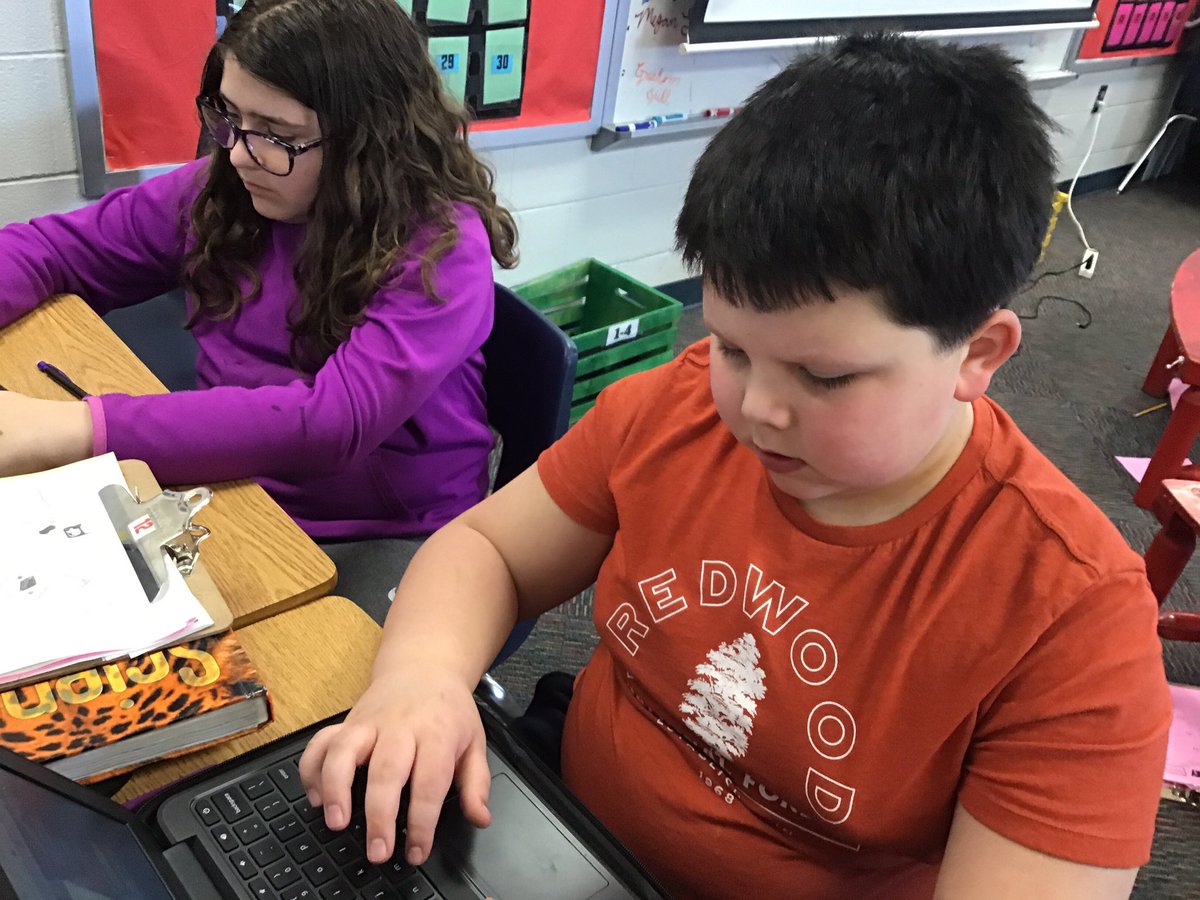 rmccoy3130's tweet photo. Student researchers are infusing their argumentative essay research into the creation of their own Smore newsletters!
#libertyoaks
@libertyoaks 
@LIBERTYSCHOOLS 
#LPSLeads https://t.co/tMXMjB10G7