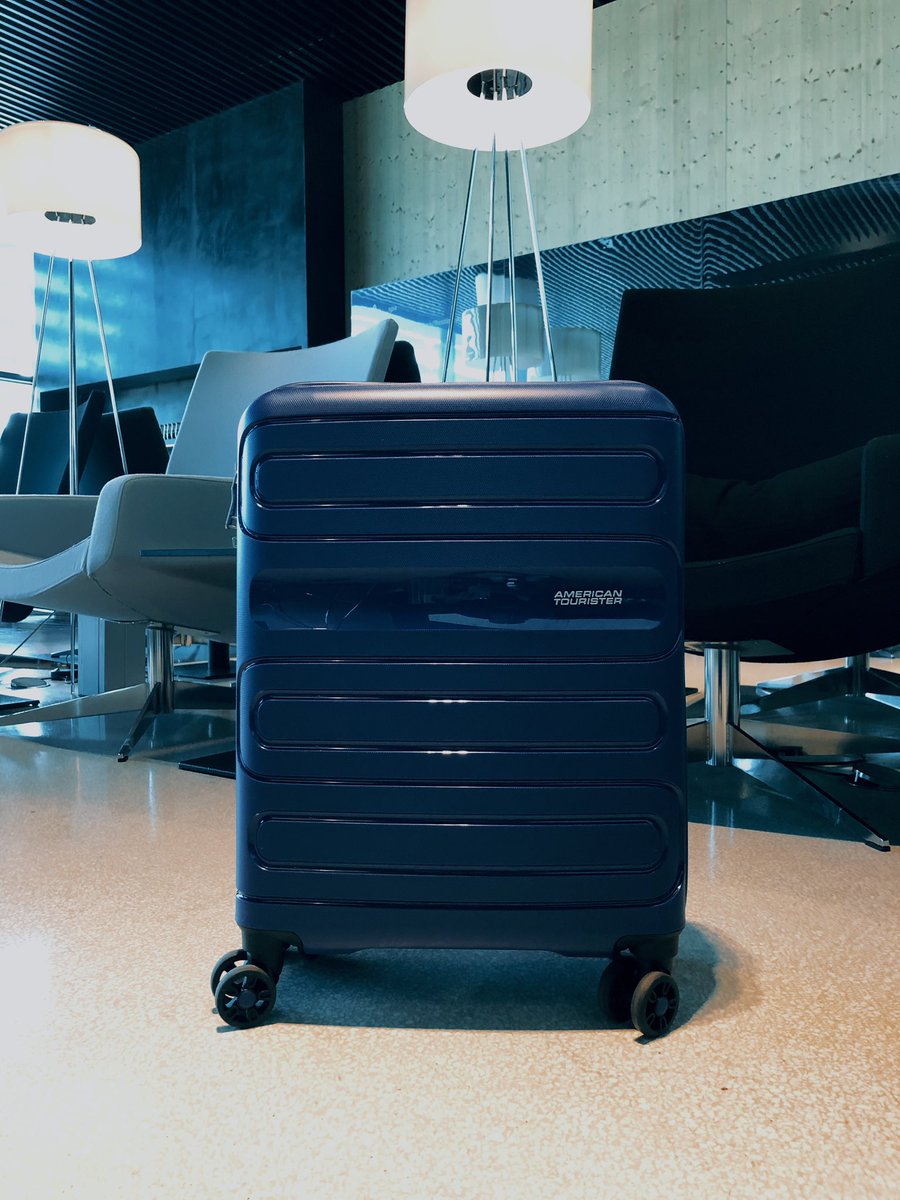 4ngelVazquez's tweet photo. “El sitio al que vas, pasa a formar parte de ti” 

Maleta Rígida SUNSIDE SPINNER de @amtouristerLAT, el complemento ideal para escapadas de fin de  semana. Muy ligera y ágil si tienes que moverte por el aeropuerto.

#BringBackMore https://t.co/Lai01W3uhd