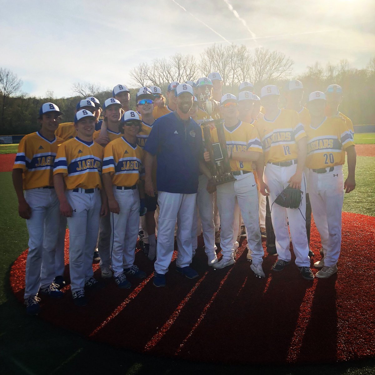 meyer_atc's tweet photo. Sometimes I get so into the games that I forget I’m actually working! Congrats on a great win @SeckmanBatThots #dowhatyoulove #beatfox https://t.co/U2wQkcfVdI