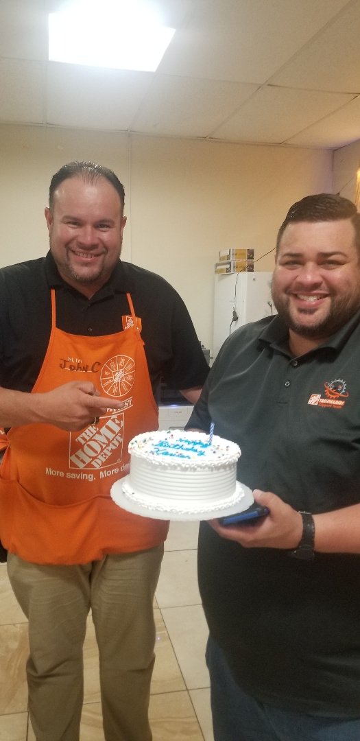 xrobles416's tweet photo. Truly surprised 😆 Gracias @johncruzjr y a la tienda 6407 por el detalle agradecido https://t.co/wCiGbgUZ0x
