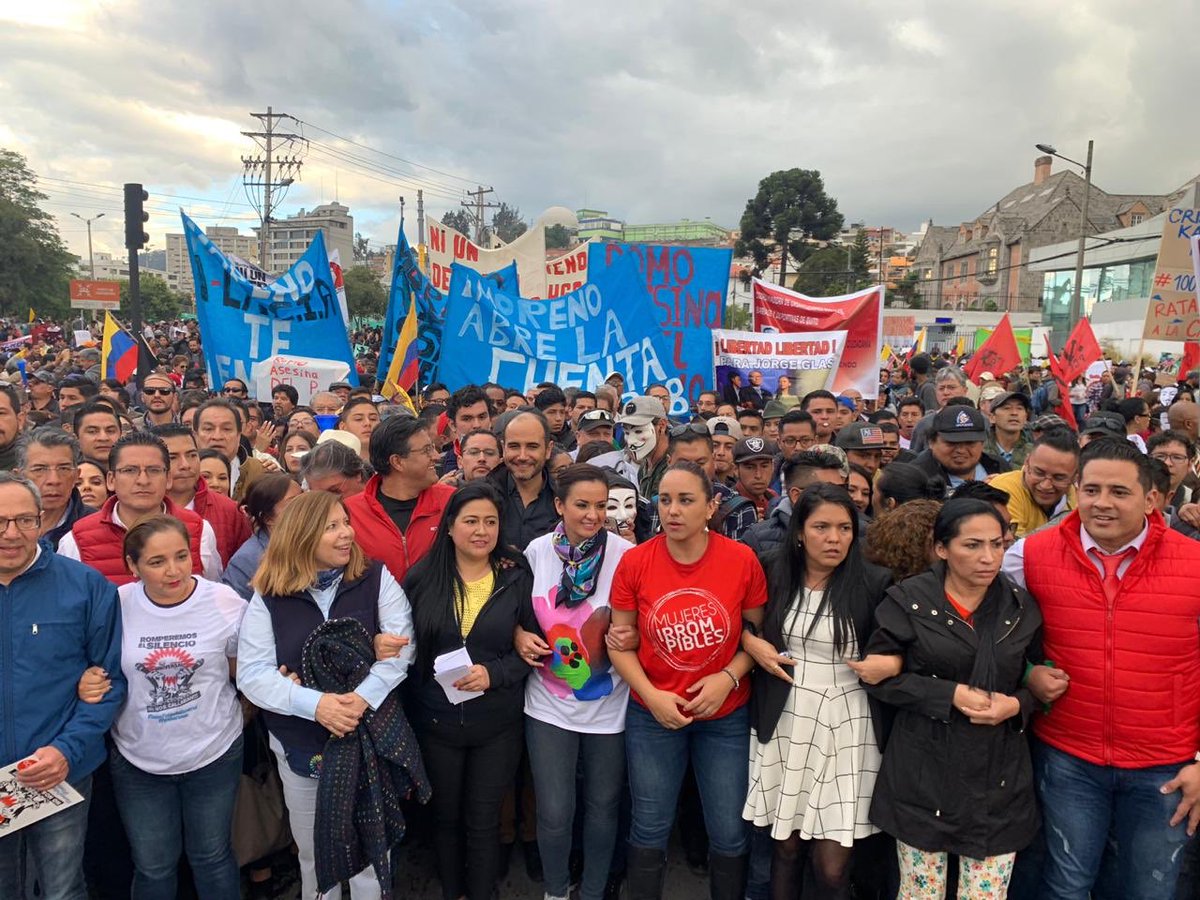 jotalloretv's tweet image. El pueblo ecuatoriano está cansado y dice BASTA. Miles de personas en las calles gritan ¡Fuera Lenín! en rechazo al desempleo, cansados de los despidos masivos, del aumento de la gasolina. Este gobierno está afectando a los sectores más vulnerables del país. #16ANiUnDerechoMenos