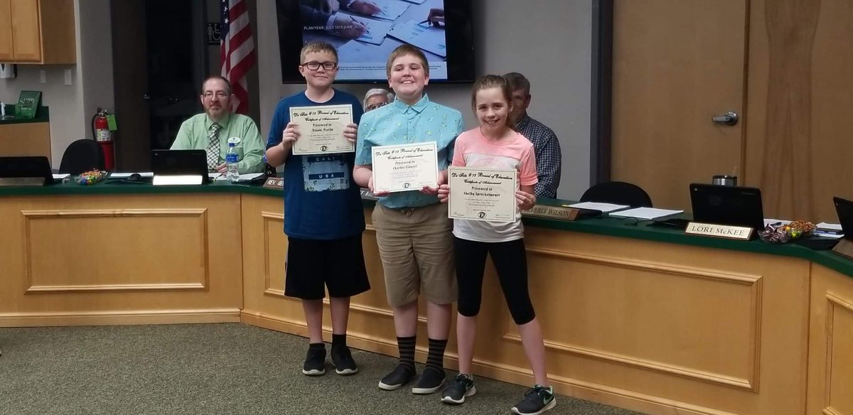 KidwellJenny's tweet photo. @DeSoto73 #ds73boeapr19 winners of the Vineland Spelling Bee! Mason, Charles, and Shelby! @DeSotoVineland https://t.co/EK1iCdYp0n