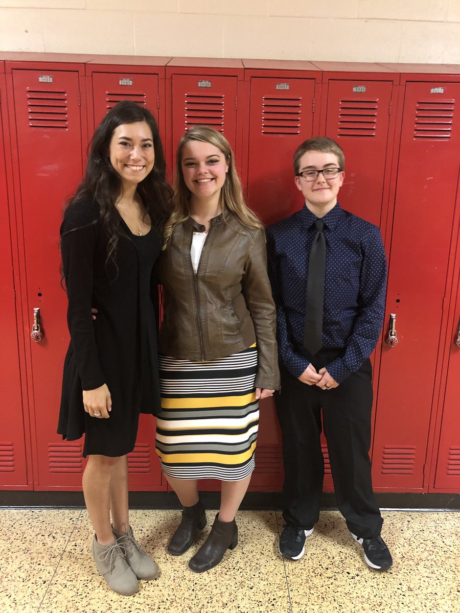 MrsLAnthony's tweet photo. We ended the day strong with Ali Hoover, Ashley Hense, and Payton Slater. These showstoppers are taking the world by storm! #seniorexit @SwartzCreekHS @swartz_creek https://t.co/OuKlh4HaW1