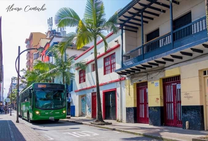 Somos historia, somos ciudad, somos desarrollo, somos progreso, somos constancia, somos gente, somos el Servicio Masivo de Todos. #MegabusEnMarcha #MegabusEsDeTodos
Foto: Álvaro Camacho