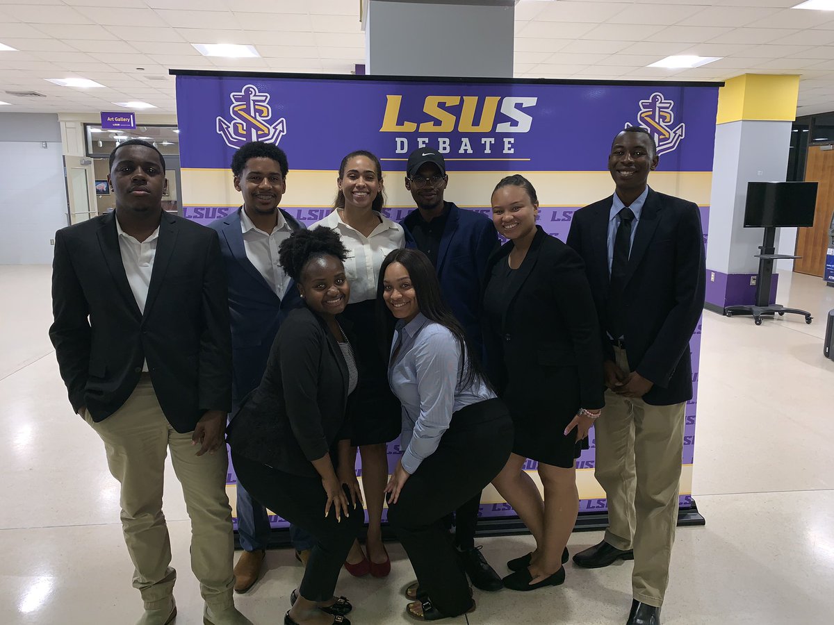 XULADebate's tweet photo. We are so proud of the hard work, perseverance and motivation exhibited by our team during their individual debates! We successfully completed this tournament with amazing records and had two members(Charles Perkins and John Ejim) Break! #GOXU #Debate https://t.co/5Iiigt6kgP