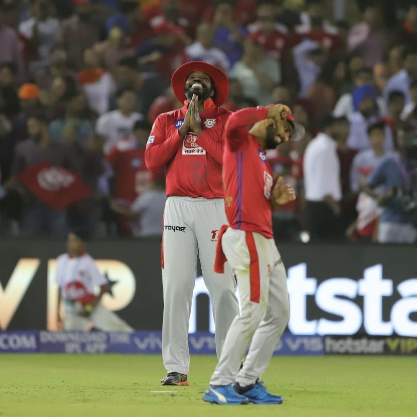 carohi517's tweet photo. when ur crush finaly  says yes after rejecting u for 99th time #KXIPvRR https://t.co/gIDjs7nYlA