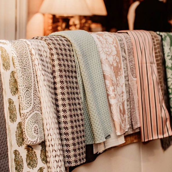 LaCanelStore's tweet photo. Colección #VOLUMEV, de #LorenzoCastillo para Gastón y Daniela, una colección que grita #lujo y #belleza 😍 https://t.co/075Ws5lIev