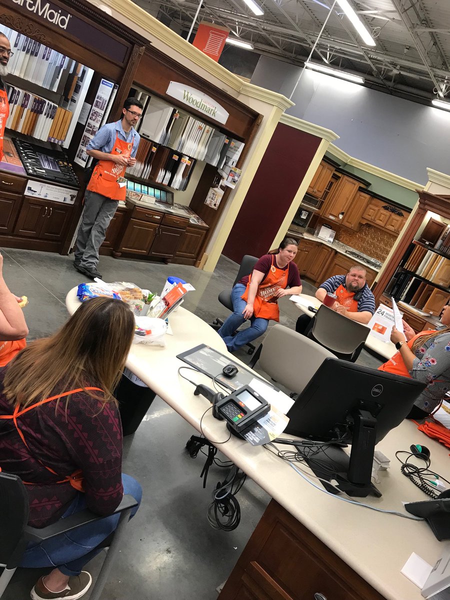 Specialty Tuesday is happening at 8438! ⁦<a href="/MichaelQHD/">Michael Quirrenbach</a>⁩
