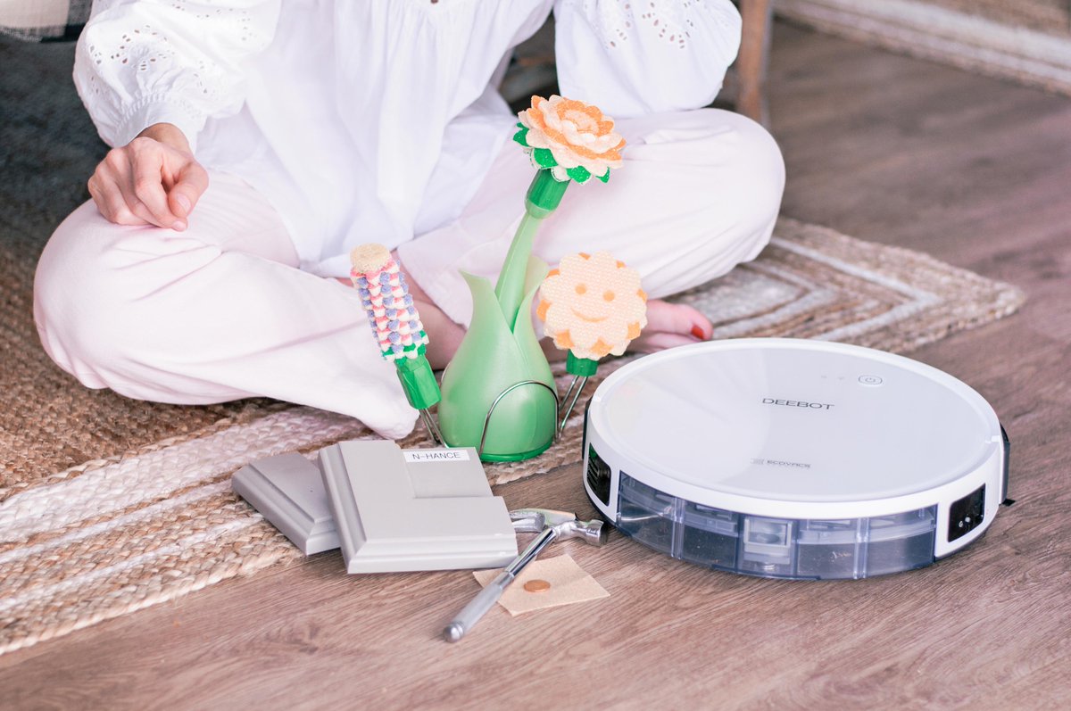 LoveandSpecs's tweet photo. #ad There's a new post on the blog today all about the 3 cleaning & home improvement discoveries we're hooked on that you totally need in your life with @NHanceRenews @EcovacsUS @ScrubDaddy @BabbleBoxxTeam #BabbleBoxxSpringClean https://t.co/d4AI7JKiKo https://t.co/cmJTE5ptkx